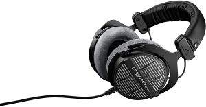 beyerdynamic DT 990 Pro 250 ohm Over-Ear Studio Headphones